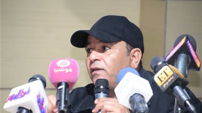 صور.. تكريم محمد فؤاد من كلية اللغة والعلوم.. وتظاهرة حب من الطلاب