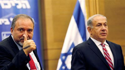 باعترافه .. 5 مشكلات حسمت خروج ليبرمان من الحكومة