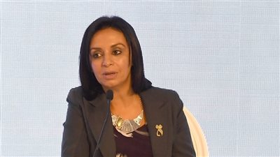  مايا مرسي  من البحرين : تحية من القلب لجميع نساء وفتيات العالم
