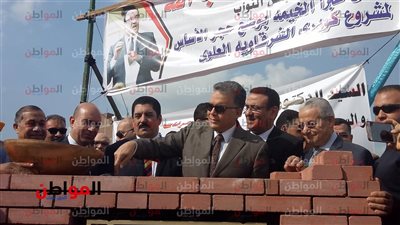 فيديو| أهالي شبرا الخيمة يحتفون بوزير النقل أثناء وضع حجر الأساس في كوبري الشرقاوية