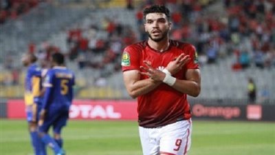 وليد أزارو يبلغ إدارة الأهلي برغبته في الرحيل