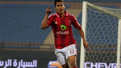 بركات والغزال يقودان شباب الأهلي أمام الفريق الأول