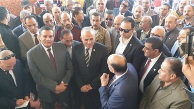 صور.. وزير الري ومحافظ البحيرة يتفقدان ميناء الصيد برشيد 