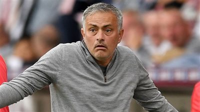 مورينيو يضغط لضم مدافع أتلتيكو مدريد