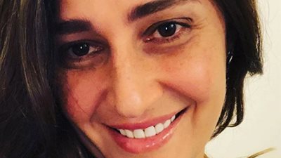 السيارة ترجع للخلف .. رسالة حلا شيحة إلى المحجبات تشعل انستجرام 