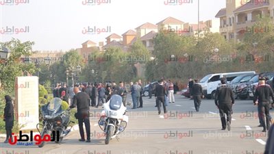 فيديو وصور .. وصول مدير أمن الجيزة لحضور جنازة العقيد ساطع النعماني