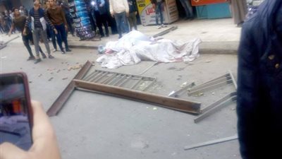 فيديو.. مصرع شخصين سقط عليهما سور كوبري صفط اللبن ببولاق الدكرور