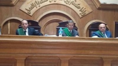 جنايات القاهرة تقضي ببراءة 4 متهمين في تزوير محررات رسمية 