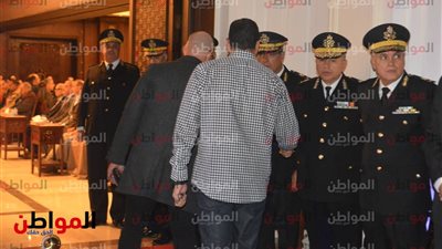 صور| قيادات الداخلية تستقبل المتوافدين على عزاء الشهيد ساطع النعماني