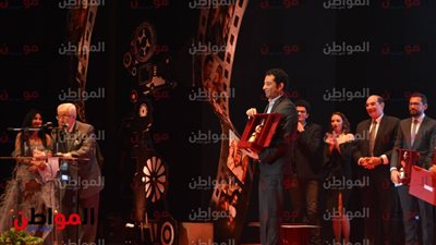 صور| المهرجان القومى للسينما يكرم عمرو سعد 