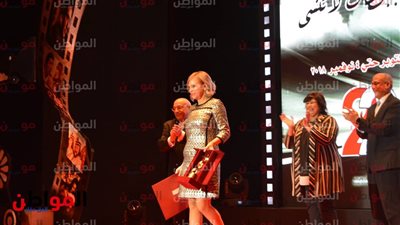 صور| تكريم شيرين رضا بالمهرجان القومى للسينما 