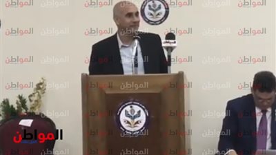 فيديو| الشاعر نزار النداوي يبدع فى أشعاره بمؤتمر الشعر رسالة العارفين