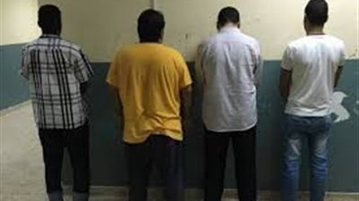 القبض على 4 أشخاص انتحلوا صفة موظفين بالمقطم