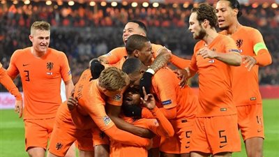 كومان يعلن تشكيل هولندا لمواجهة ألمانيا
