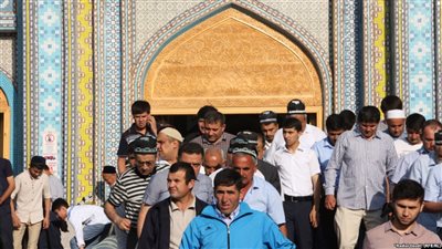 التجمع داخل الخيام وشعرات من النبي .. المولد له طعم مختلف في بلاد السوفيت