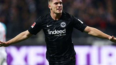 ليفربول غير مهتم بضم مهاجم فرانكفورت