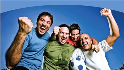 اليوم العالمي للرجل يكتسح تويتر .. ومغردون : هياخده في نفسهم مقلب 