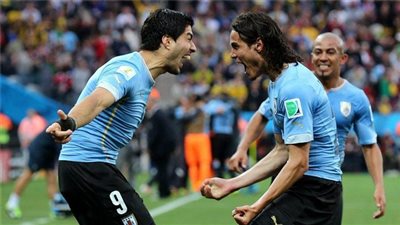 كافاني وسواريز في هجوم أوروجواي ضد فرنسا