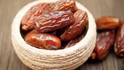 إنفوجراف| 6 فوائد لتناول التمر على الريق