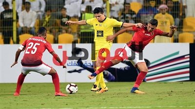 شوط أول سلبي بين الأهلي والوصل
