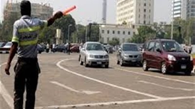 انتظام حركة المرور وسط تواجد أمنى فى الشوارع 