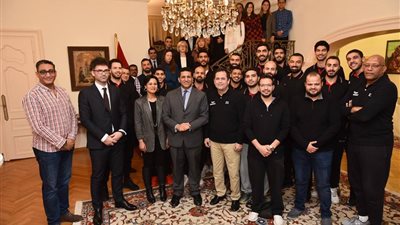 صور.. سفير مصر في بلجراد يستضيف المنتخب القومي لكرة السلة رجال المشاركين في منتدى شباب العالم 