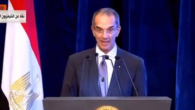 وزير الاتصالات يعرض على السيسي خطة التحول للحكومة الرقمية
