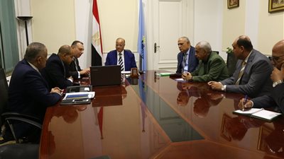محافظ القاهرة يلتقي رئيس شركة مواصلات مصر