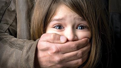 إنفوجراف | هذه علاقة الأسرة المفككة بالاعتداء الجنسي على الأطفال