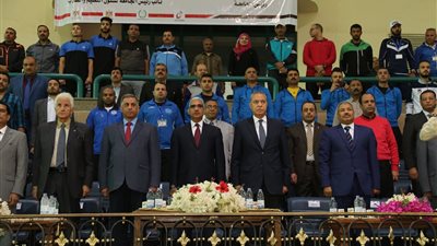 محافظ قنا ورئيس جامعة جنوب الوادى يفتتحان الدورة العربية لخماسيات كرة القدم