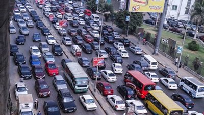 كثافات مرورية بمحاور وميادين القاهرة