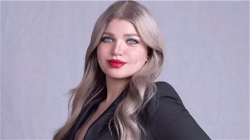 الإعلامية ياسمين