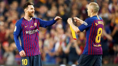 إنيستا : كنت أتمني البقاء في برشلونة طوال حياتي 