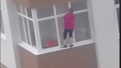  يا وليه يا مجنونة .. امرأة كادت تموت بسبب نوافذ منزلها