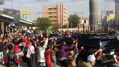 فيديو .. أعلام السعودية ترتفع في ميدان التحرير ترحيبا بزيارة ولي العهد