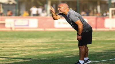 رحيل المدرب الـ15 بالدوري.. الجونة يقبل استقالة هشام زكريا  