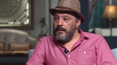 عمرو عبد الجليل لإسعاد يونس: انا مش فنان عظيم 