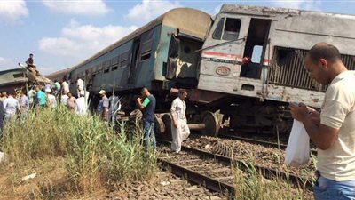 مصرع شخصين في اصطدام جرار زراعي بقطار 