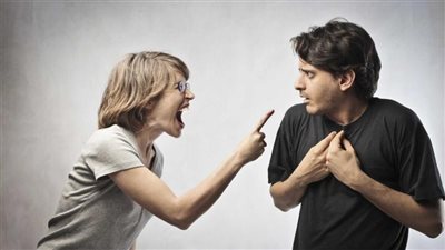 قانوني يوضح كيفية تمكين الزوجة من الشقة في حالة طردها منها