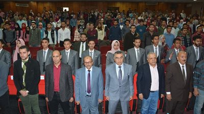 صور| بحضور رئيس الجامعة.. حفلة لتنصيب اتحاد طلاب جامعة الفيوم