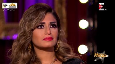 فيديو | منة فضالي تبكى على الهواء: أبويا محسش بيا  