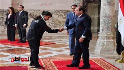 صور.. السيسي يكرم أبطال العالم في الإسكواش