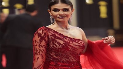 بسمة تتألق بختام مهرجان القاهرة السينمائى 2018