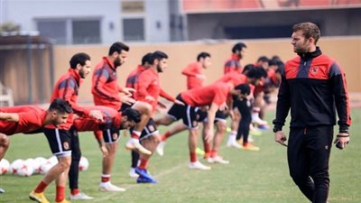 الأهلي يُعسكر في السويس استعدادا لمواجهة بتروجت 