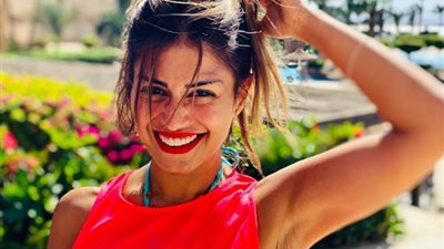 فيديو| ما بين فشل الزواج والاحتكار.. أسباب اختفاء منة فضالي عن الأضواء