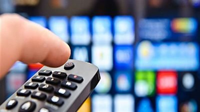 فيديو | لحظة القبض على عاملين في قنوات فضائية تعمل دون ترخيص