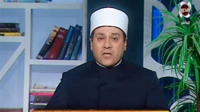 فيديو .. مظهر شاهين يعلق على فستان رانيا يوسف