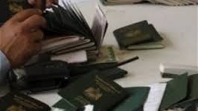 ضبط 3 أشخاص بتأشيرات دخول مزورة للإحدى لدول العربية