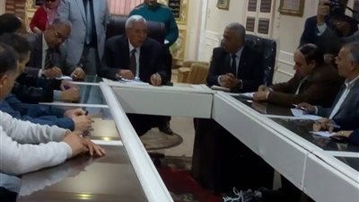 محافظ الدقهلية لمديري إدارات نبروه: لا تعطلوا مصالح المواطنين 