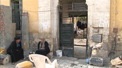 صحيفة إسبانية تزعم: أكثر سكان القبور في مصر من المهجرين من بعد النكسة